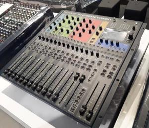 WWW.BULKPHSALES.COM: Neue Digital und Analog mixer, DJ Equipment, DJ Mixer, Plattenspieler und mehr